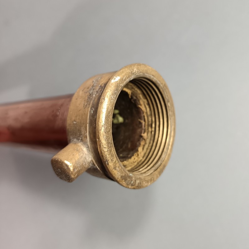 LANCE EN CUIVRE ET LAITON DES SAPEURS POMPIERS MODELE A VISSE XIX ème SIECLE LONGUEUR 77 cm